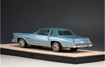 CHEVROLET Monte Carlo (1976), Light Blue Metallic