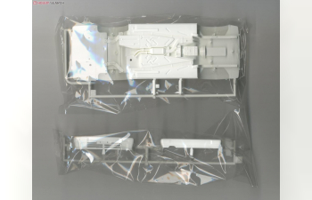 Сборная модель Nissan Cedric/Gloria 2.0 Gran Turismo Y31 with Window Frame Masking Seal