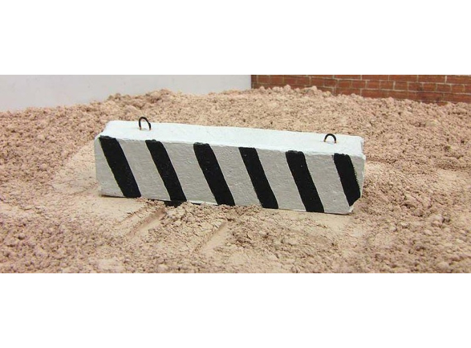 Фундаментный блок ФБС 25.5 т. (серый с черными полосками)