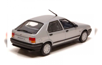 RENAULT 19 5-дверей 1988, silver