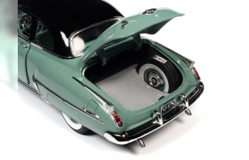 OLDSMOBILE 88 Rocket 88 (1950), Alder Green Metallic Black Enamal (зеленый с черным)