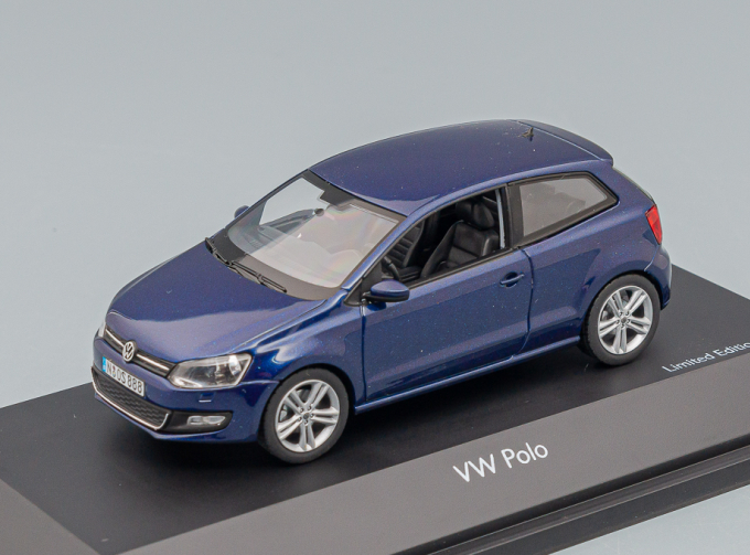 VOLKSWAGEN Polo 2009, blue