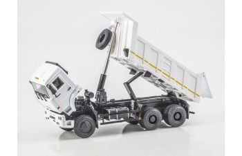 Камский грузовик 6522 самосвал, белый