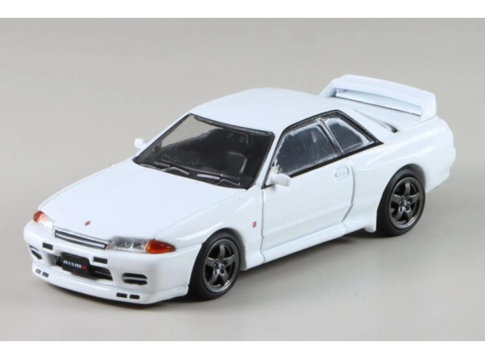 NISSAN Skyline GT-R R32, white