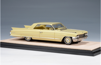 CADILLAC Coupe Deville (1962), Maize