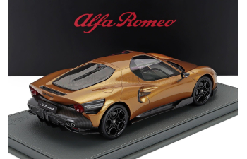 ALFA ROMEO 33 Stradale (2025) - Con Vetrina - With Showcase, Ocra - Ochre
