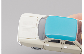 CHEVROLET Corvair (1960) white / green