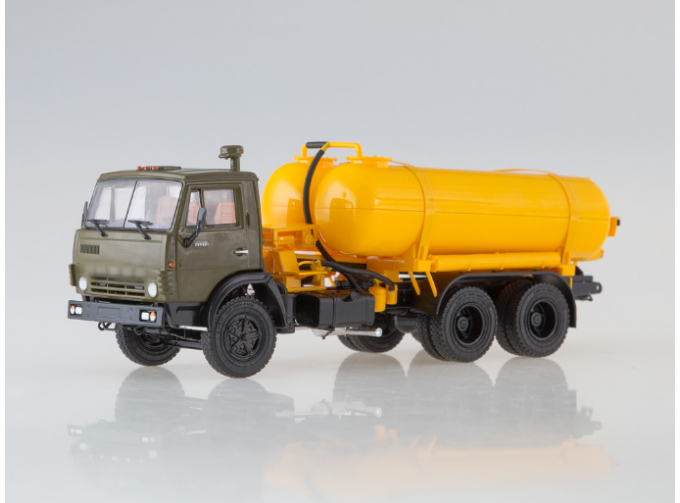 Вакуумная машина КО-505 на шасси Камский грузовик 53213, хаки / оранжевый