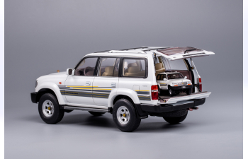 TOYOTA Land Cruiser J8 (1990) (LHD) white