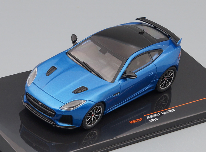 JAGUAR F-Type SVR Coupe 2016 Blue