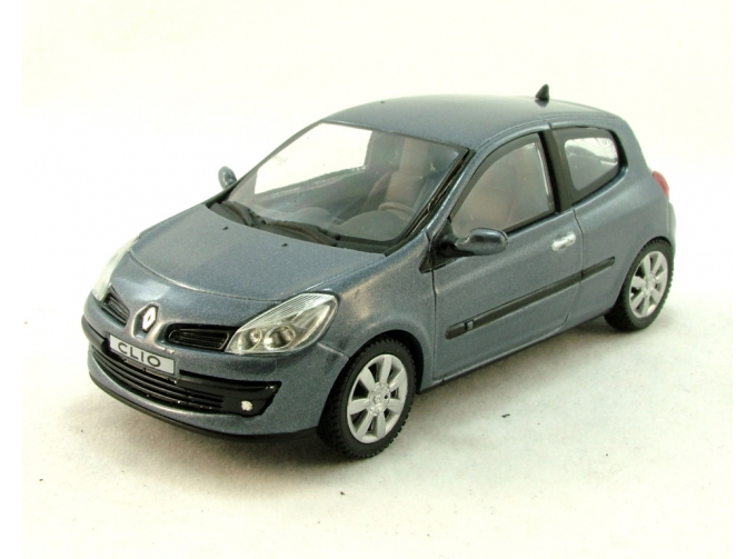 RENAULT Clio (2005), серый