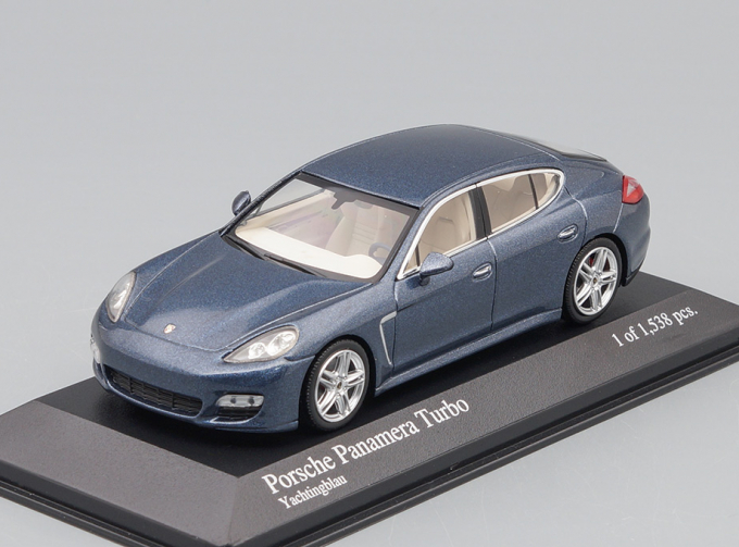 PORSCHE Panamera Turbo (2009), blue met