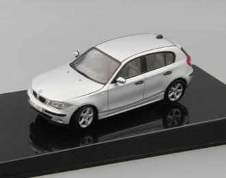 BMW 180i 5-dr, silver