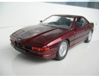 BMW 850i, масштаб 1:24, темно-красный