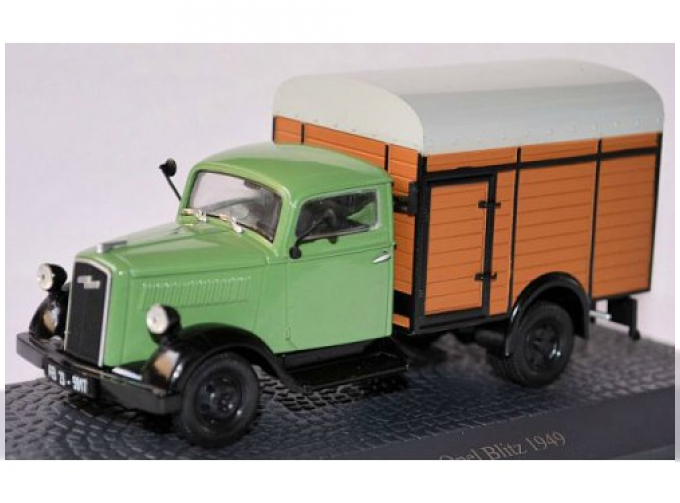 OPEL Blitz 1,5t Viehtransporter (1949), green cab