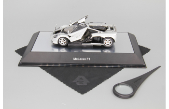 McLAREN F1 Road Car Short Tail (1994), magnesium silver / metallic silver