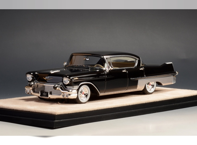 CADILLAC Fleetwood Sixty Special (1957), Black