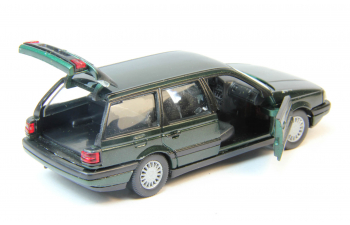 VOLKSWAGEN Passat Variant, green