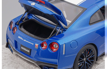 NISSAN Skyline Gt-r (r35) With Engine And Accessories (2016), Blue White