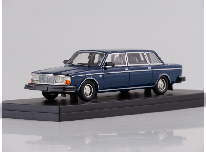 VOLVO 264 TE Limousine, dark blue