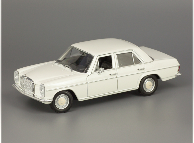 Mercedes-Benz 220 W115, beige