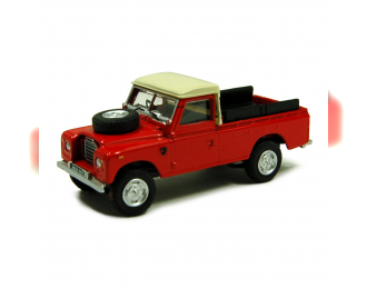 Land Rover Serie III 109 пикап красный