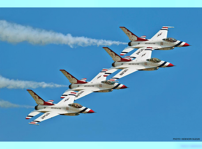 Сборная модель F-16C THUNDERBIRDS 2010