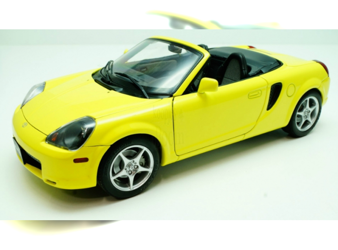 TOYOTA MR2-Spyder (1999) LHD, yellow