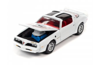 PONTIAC Firebird Trans Am (1977) Cameo White / Bird Graphics (белый с птицей на капоте)