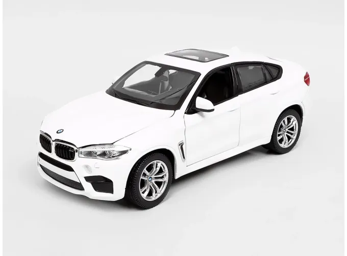 BMW X6M (2018), white