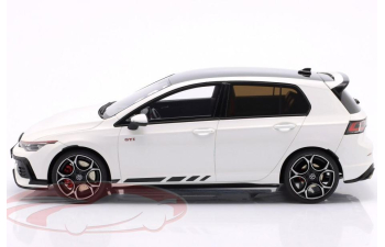 VOLKSWAGEN Golf VIII GTi Clubsport (2024), white
