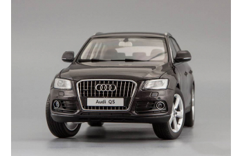 AUDI Q5 Facelift  with sun-roof (2013), lava grey