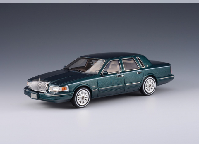 LINCOLN Town Car 1997, green met