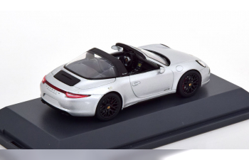 PORSCHE 911 (991) Targa 4 GTS (2015), silver metallic