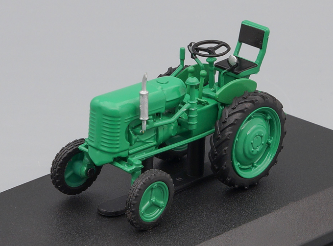 ХТЗ-7, Тракторы 21, зеленый