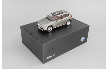 BMW X1, grey metallic