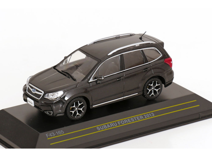 SUBARU FORESTER (2013), black