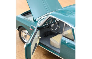 VOLKSWAGEN Karmann Ghia Type 34 Coupe (1961), green