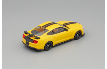 FORD MUSTANG GT COUPE (2020), yelow