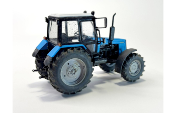 Сборная модель трактора 1221.2