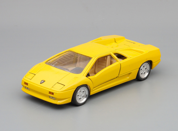 LAMBORGHINI Diablo, yellow