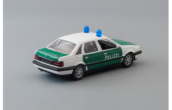 VOLKSWAGEN Passat Polizei, white / green