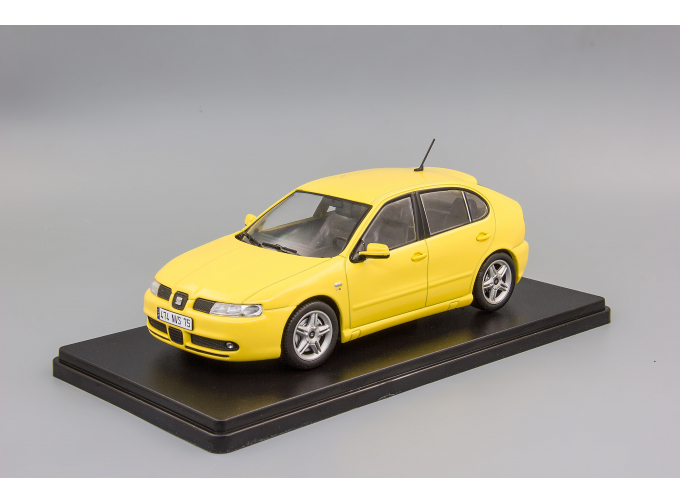 SEAT Leon Cupra2.8 V6 (2000), yellow 