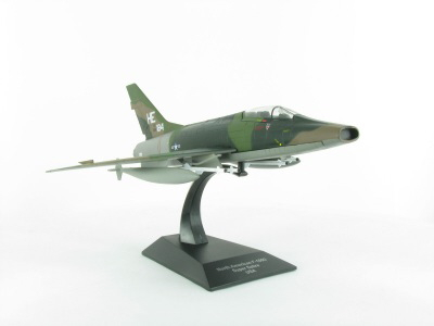 North American F-100D Super Sabre (États-Unis), серия Avions de Combat à Réaction 68, камуфляж