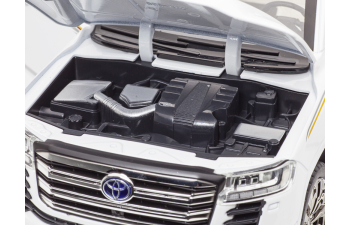 TOYOTA Land Cruiser 300, белый (с работающим светом)