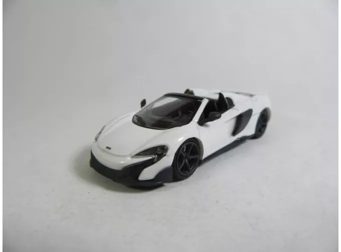 McLAREN 675 LT Spider (2017), white 