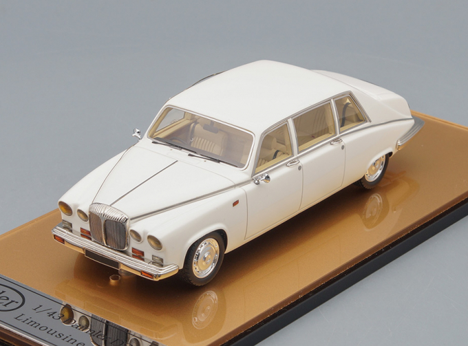 Daimler DS 420 Limousine - white