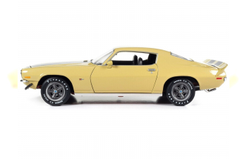 CHEVROLET Camaro RS/Z28 (1972), light yellow / black