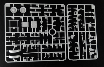 Сборная модель 2.8cm sPzb41 On Larger Steel-Wheeled carriage w/Traile