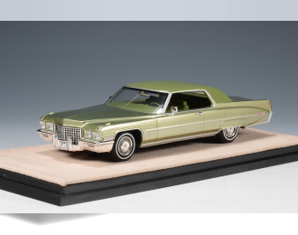 CADILLAC Coupe Deville (1971), Cypress Green Metallic
